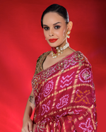 Load image into Gallery viewer, Magenta and Red Bandhani saree