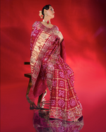 Load image into Gallery viewer, Magenta and Red Bandhani saree