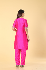Load image into Gallery viewer, Raani pink Chanderi zardosi pearl embroidered salwar suit
