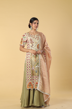 Load image into Gallery viewer, Ombrae green beige story telling resham dori embroidery suit paired with banarasi georgette and contrast peach banarasi dupatta
