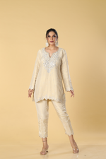 Load image into Gallery viewer, Silver tissue pearl badla embroidered suit pants and dupatta
